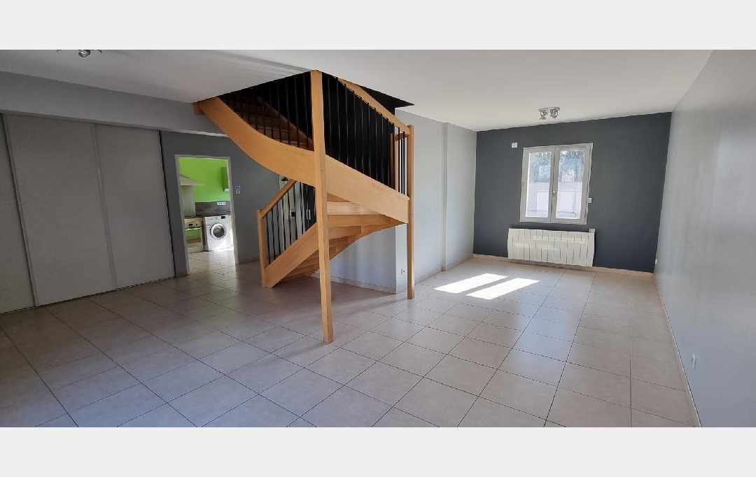 BIEN CHEZ VOUS : House | PONT-SUR-YONNE (89140) | 115 m2 | 900 € 