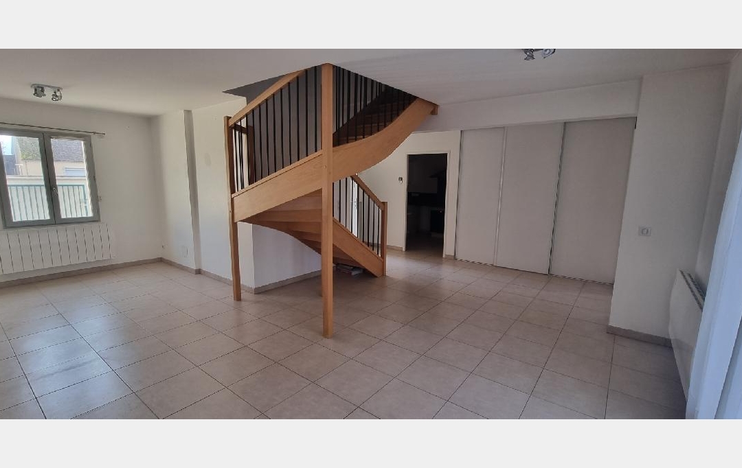 BIEN CHEZ VOUS : House | PONT-SUR-YONNE (89140) | 115 m2 | 900 € 