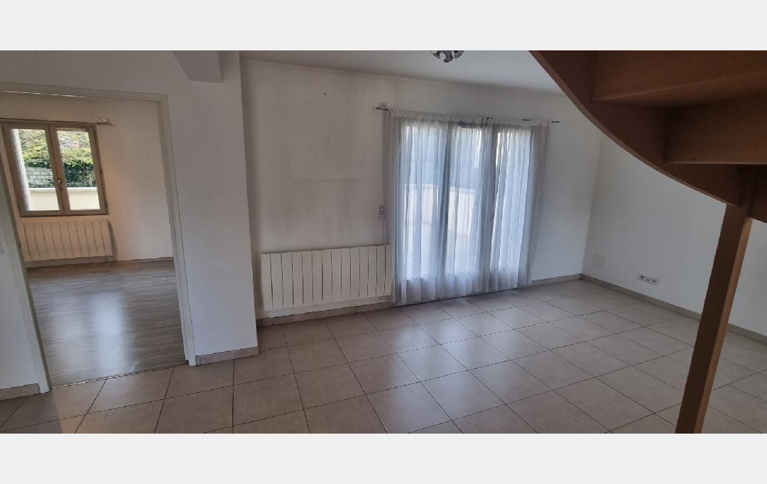 BIEN CHEZ VOUS : House | PONT-SUR-YONNE (89140) | 115 m2 | 900 € 