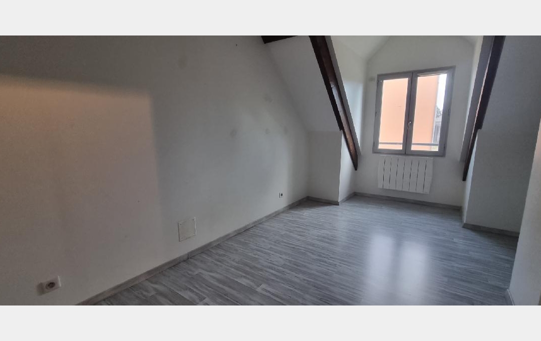 BIEN CHEZ VOUS : House | PONT-SUR-YONNE (89140) | 115 m2 | 900 € 